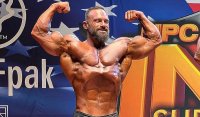 Тайлер Джонсон завоевал золото в категории "Classic Physique" на турнире "Indy Pro" 2024 года